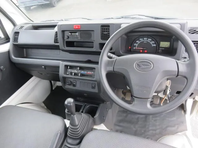Daihatsu Hijet Truck 2016 photo 2