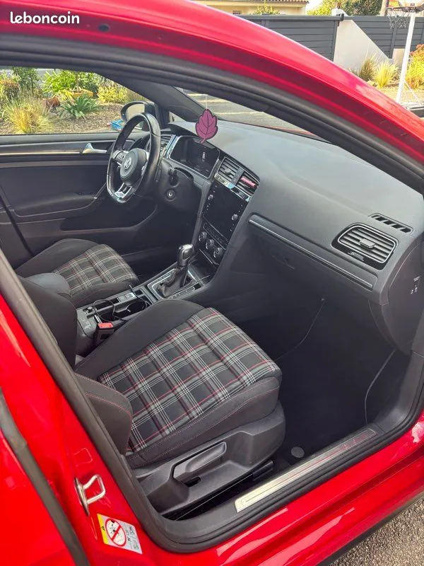 Volkswagen Golf 2020 photo 2