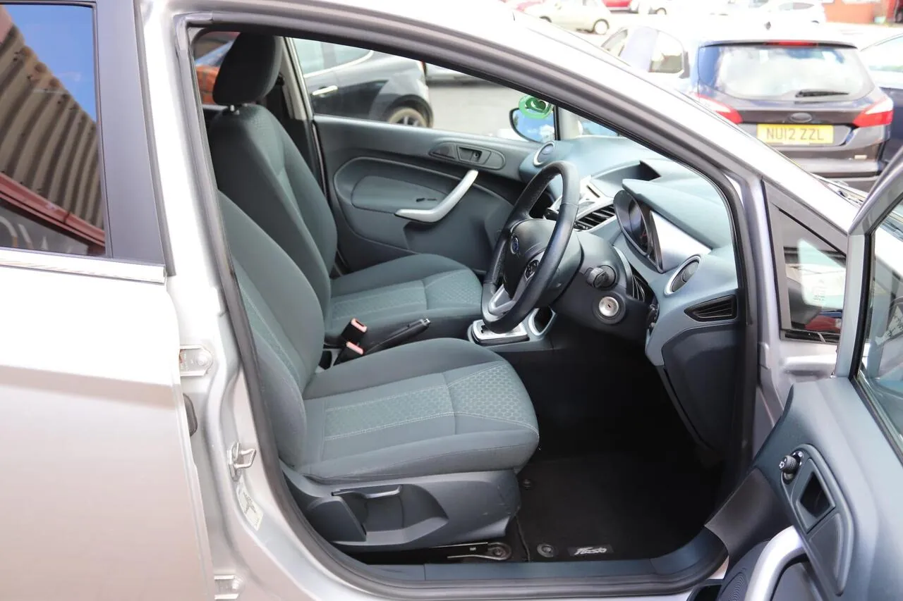 Ford Fiesta 2009 photo 3