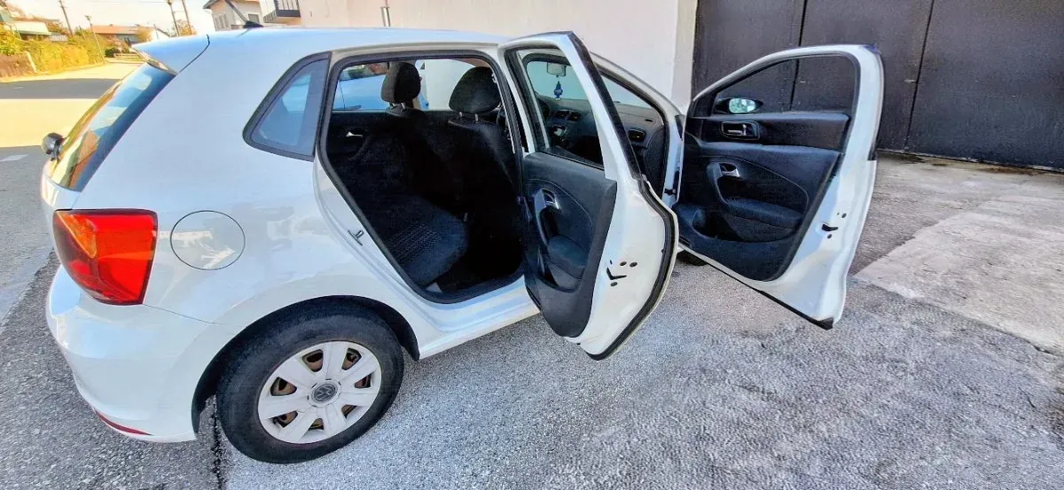 Volkswagen Polo 2016 photo 2