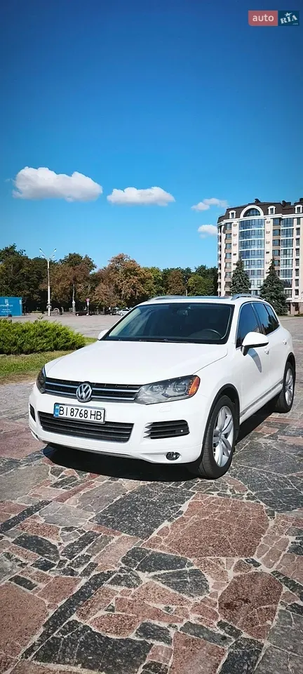 Volkswagen Touareg 2012 photo 2