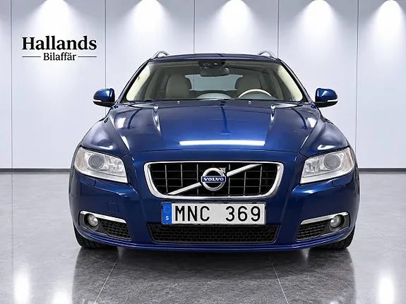Volvo V70 2012 photo 2