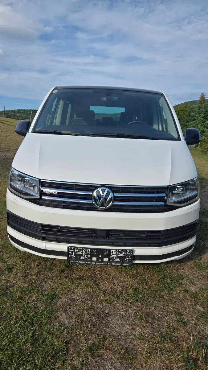 Volkswagen Multivan 2016 photo 2