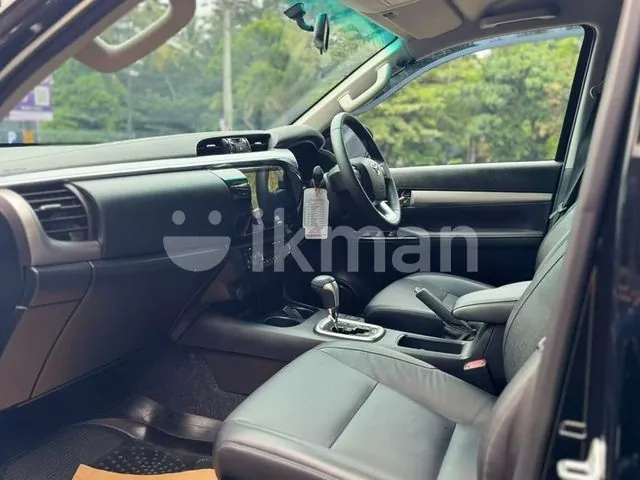 Toyota Hilux 2025 photo 2