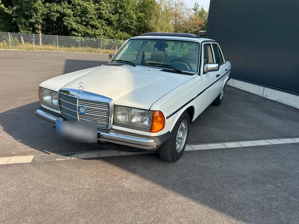 Mercedes-Benz W123