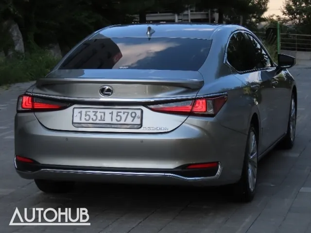 Lexus Es 2023 photo 3
