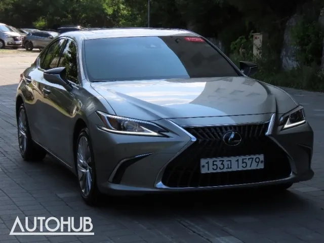 Lexus Es 2023 photo 2