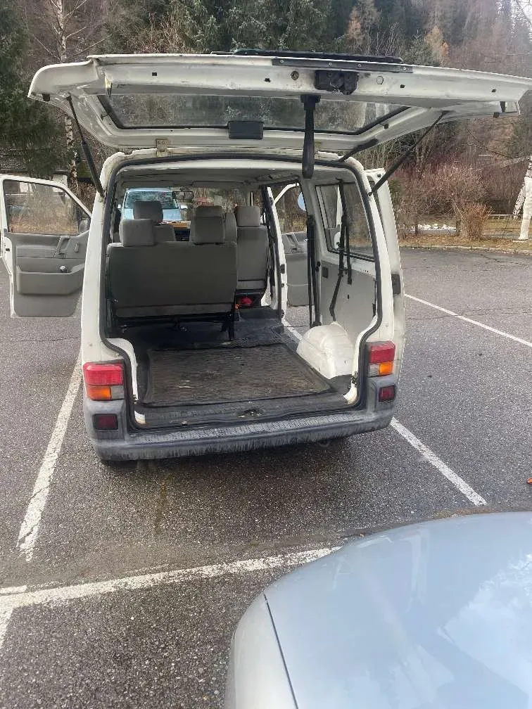 Volkswagen T4 2001 photo 2