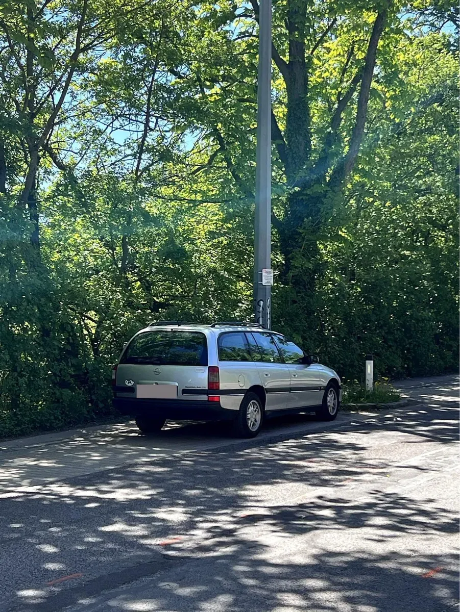 Opel Omega 1998 photo 2
