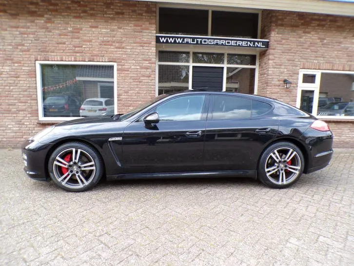Porsche Panamera 2010 photo 2