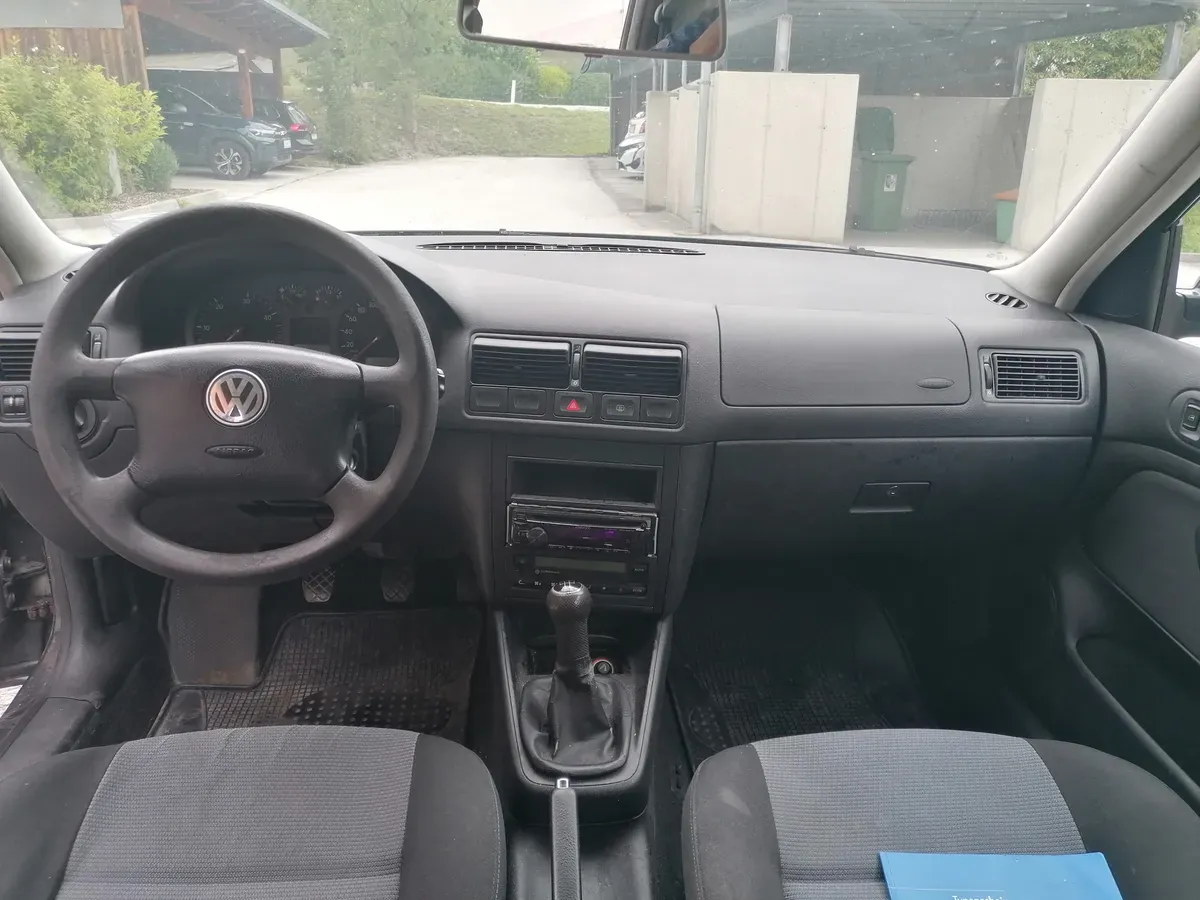 Volkswagen Golf 2003 photo 2