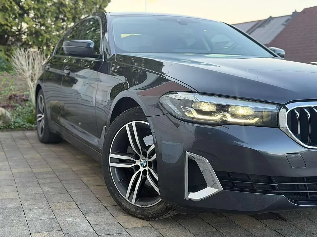 BMW 5 Series 2021 photo 2