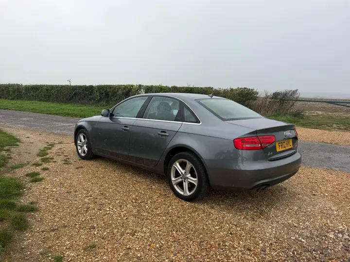 Audi A4 2012 photo 5