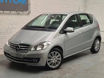 Mercedes-Benz A 180 2011 photo 2