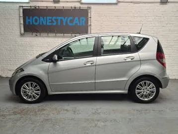 Mercedes-Benz A 180 2011 photo 3