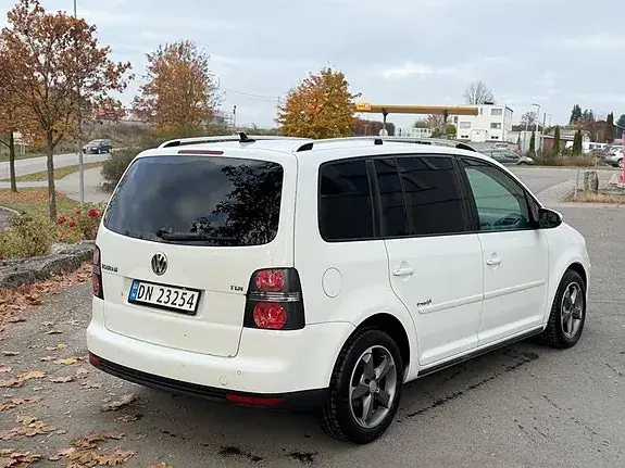 Volkswagen Touran 2010 photo 5