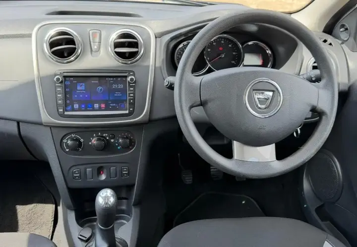 Dacia Sandero 2015 photo 2