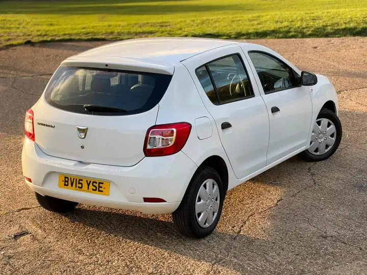 Dacia Sandero 2015 photo 3