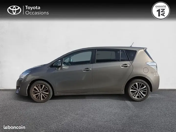 Toyota Verso 2016 photo 3