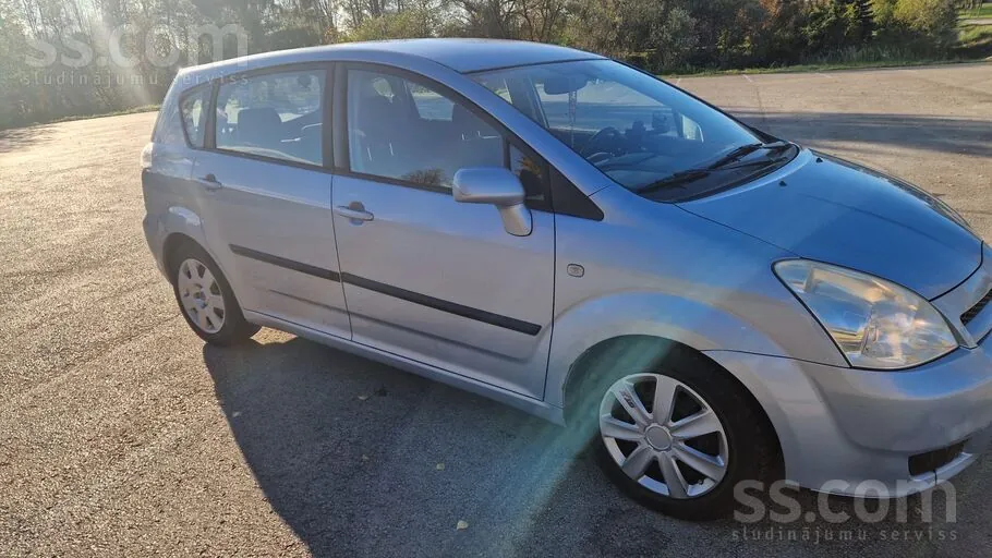 Toyota Corolla Verso 2006 photo 2