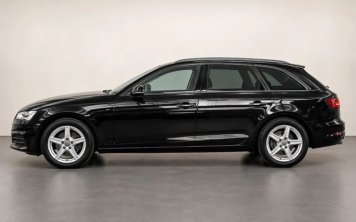 Audi A4 2023 photo 2