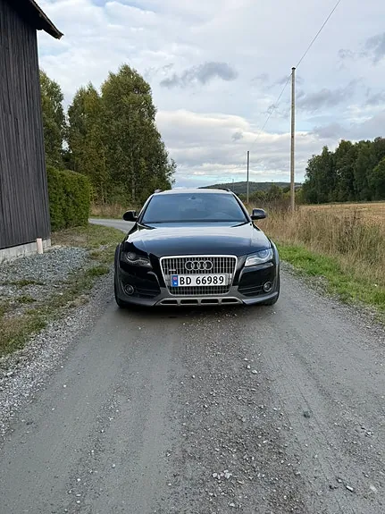 Audi A4 Allroad 2010 photo 2