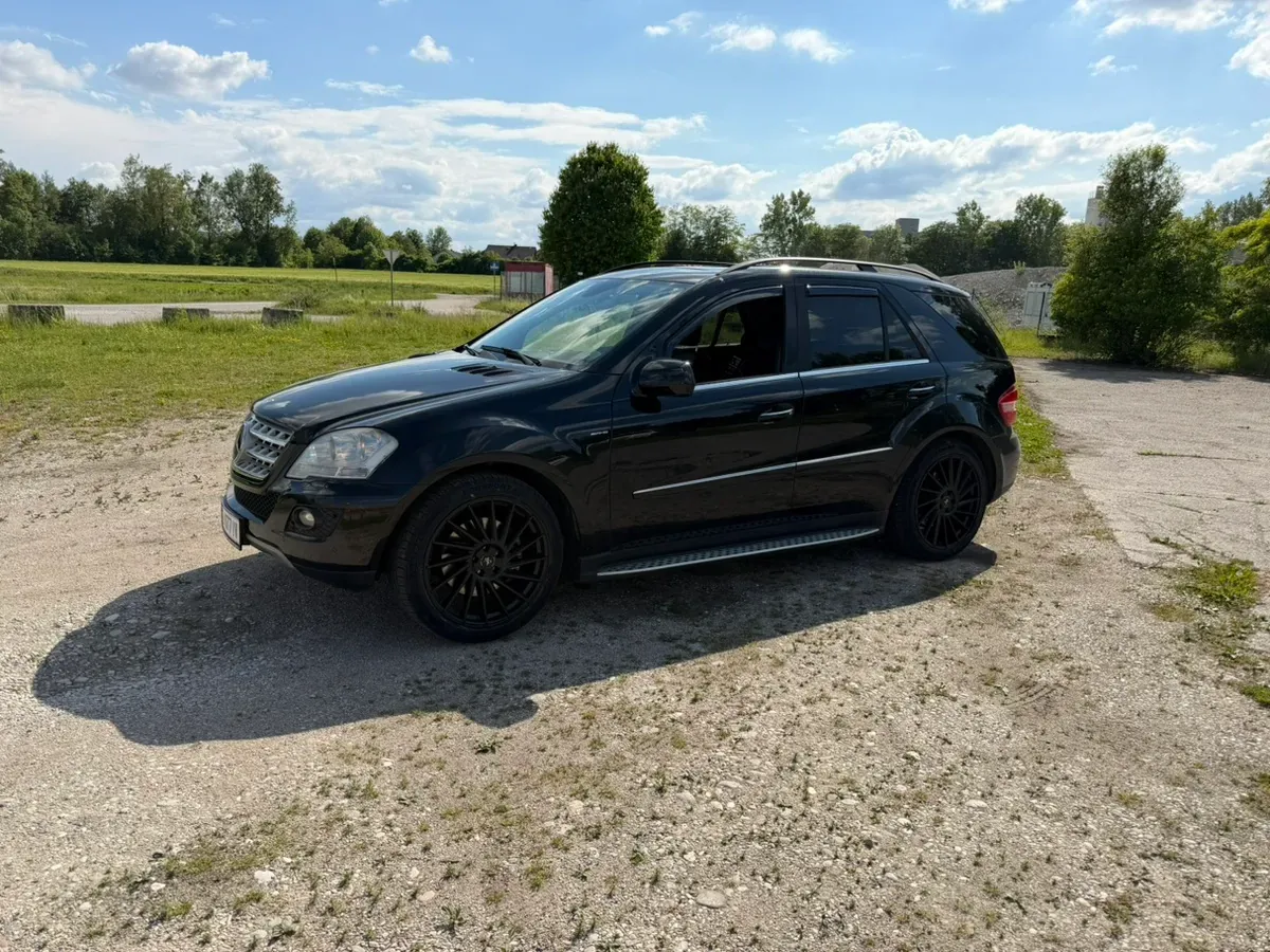 Mercedes-Benz M-Class 2008 photo 2