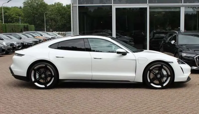 Porsche Taycan 2024 photo 4
