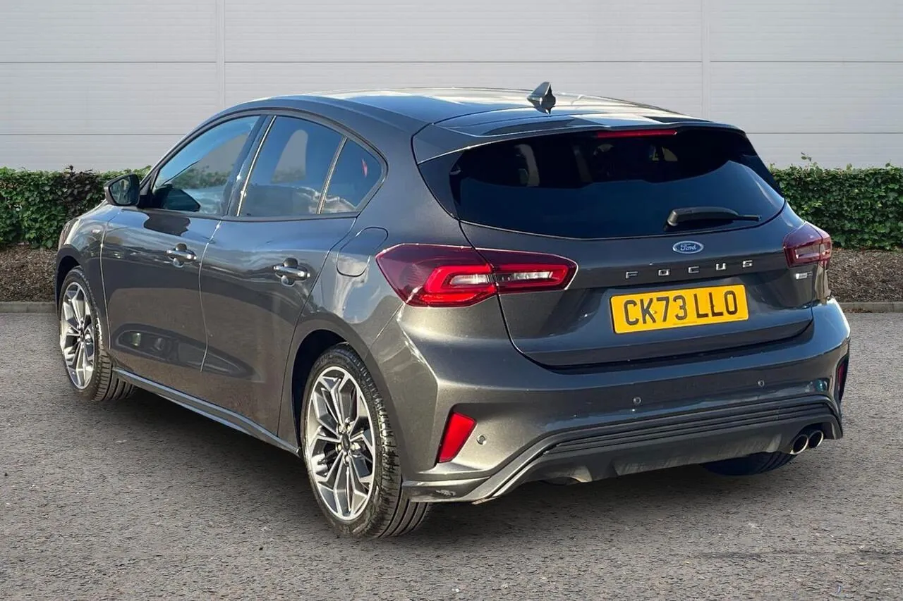 Ford Focus 2023 photo 2