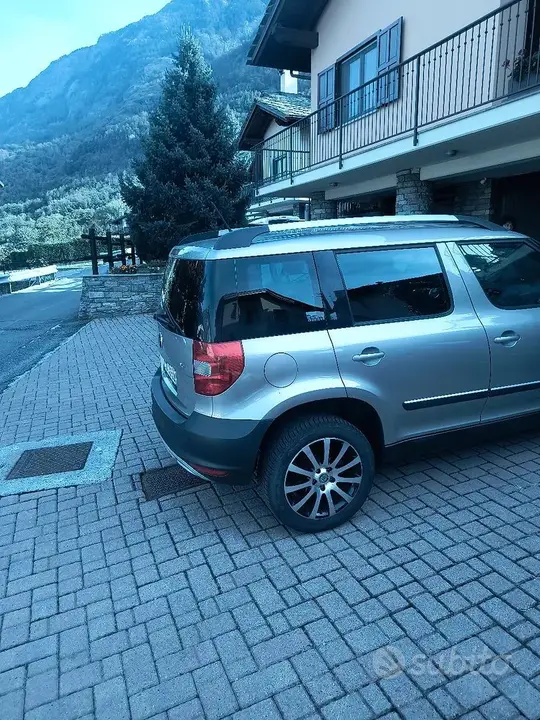 Skoda Yeti 2012 photo 3