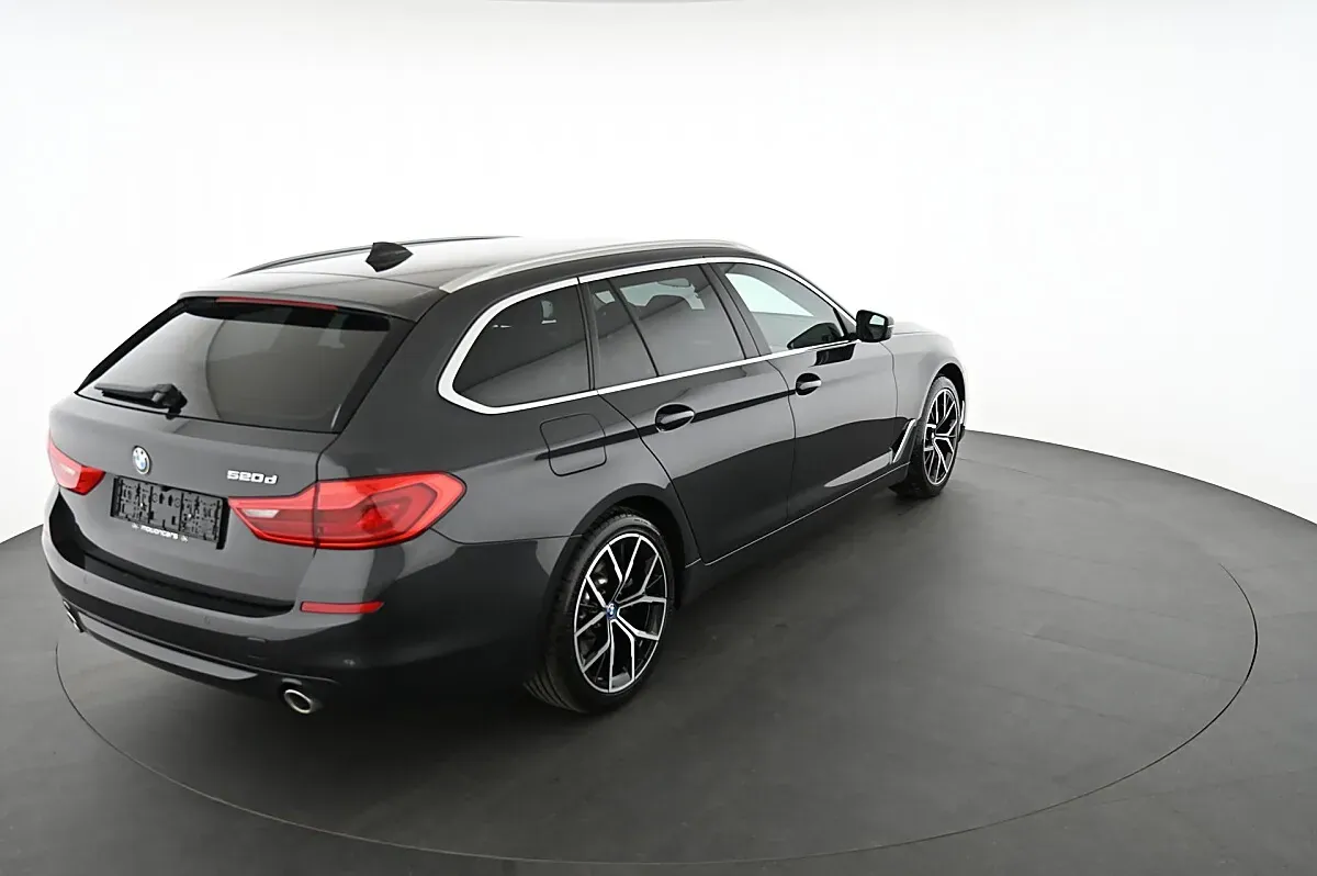 BMW 5 Series 2019 photo 2