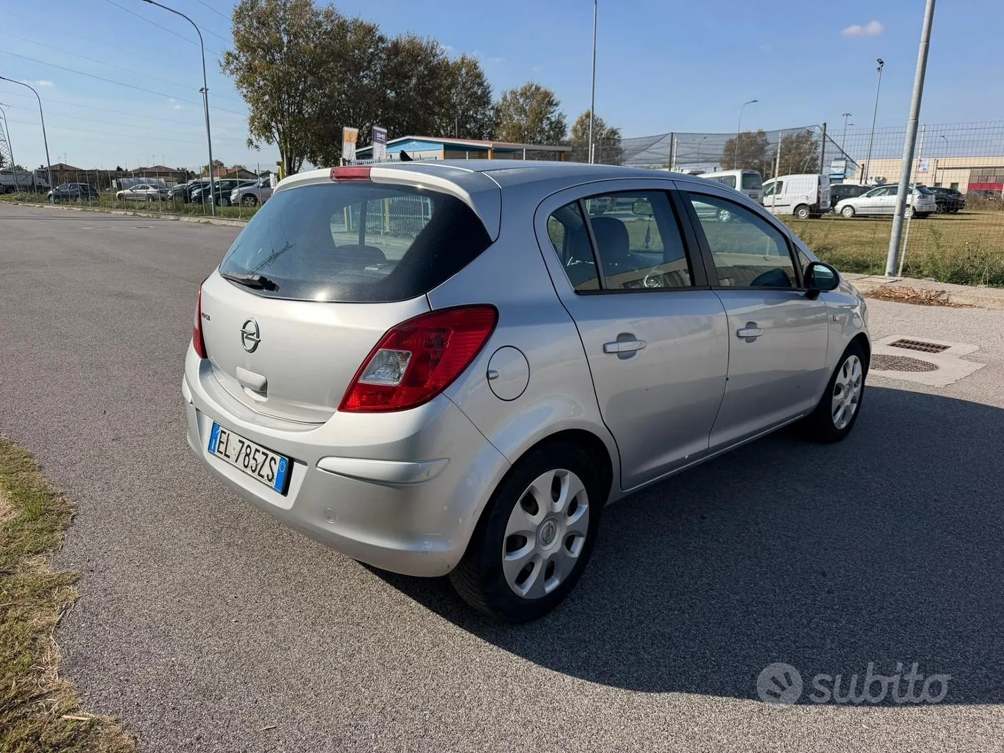 Opel Corsa 2012 photo 3