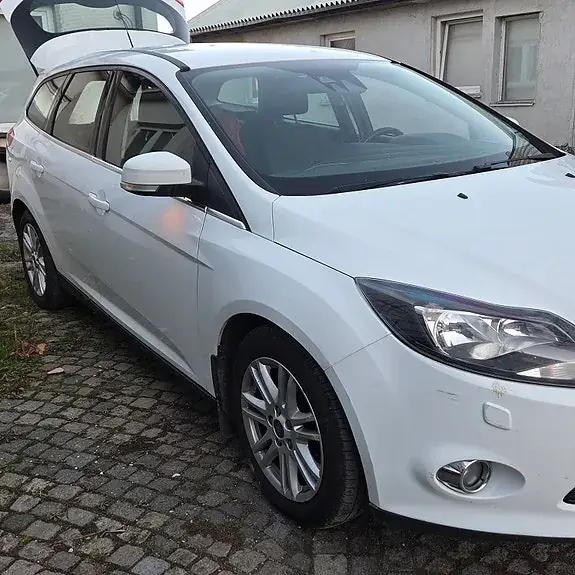 Ford Focus 2014 photo 2