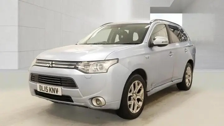 Mitsubishi Outlander 2015 photo 2