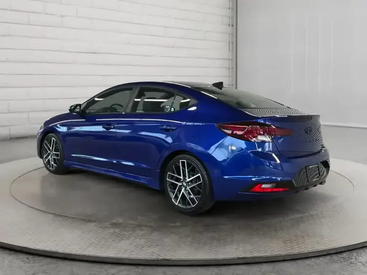 Hyundai Elantra 2019 photo 3