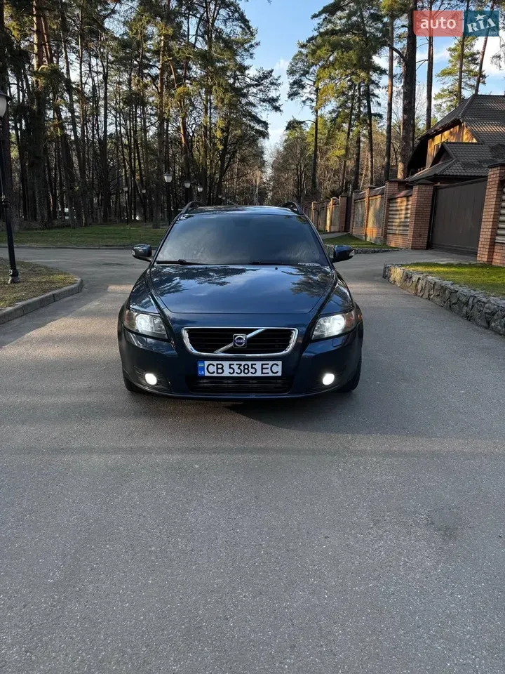 Volvo V50 2008 photo 2