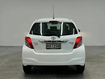Toyota Yaris 2013 photo 5