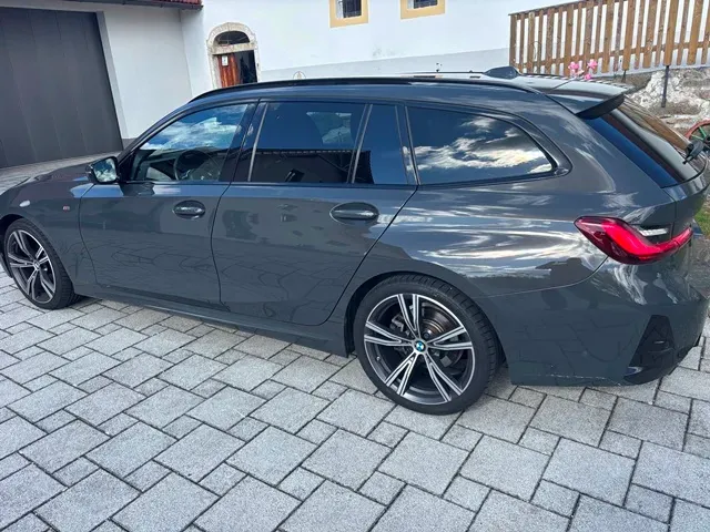 BMW 3 Series 2023 photo 2