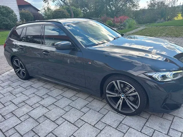 BMW 3 Series 2023 photo 3