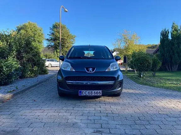 Peugeot 107 2010 photo 3