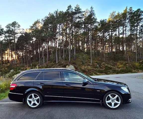Mercedes-Benz E-Class 2012 photo 4