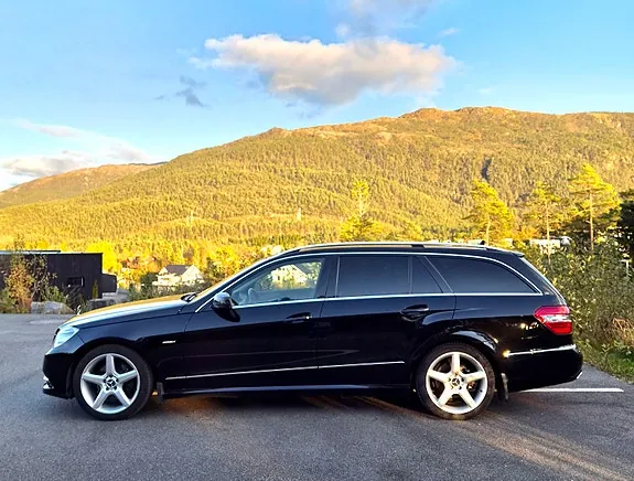Mercedes-Benz E-Class 2012 photo 5