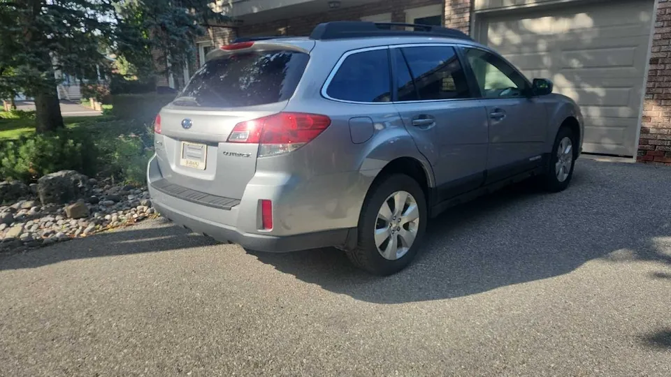 Subaru Outback 2010 photo 3