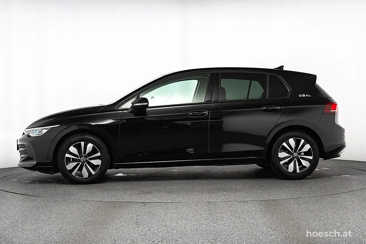 Volkswagen Golf 2025 photo 3