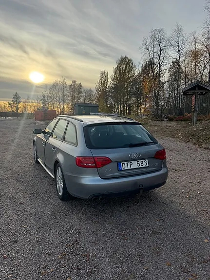 Audi A4 2010 photo 4
