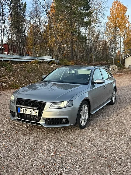 Audi A4 2010 photo 2