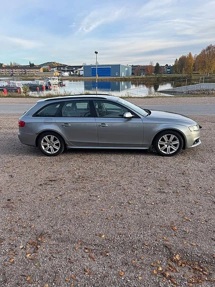 Audi A4 2010 photo 3