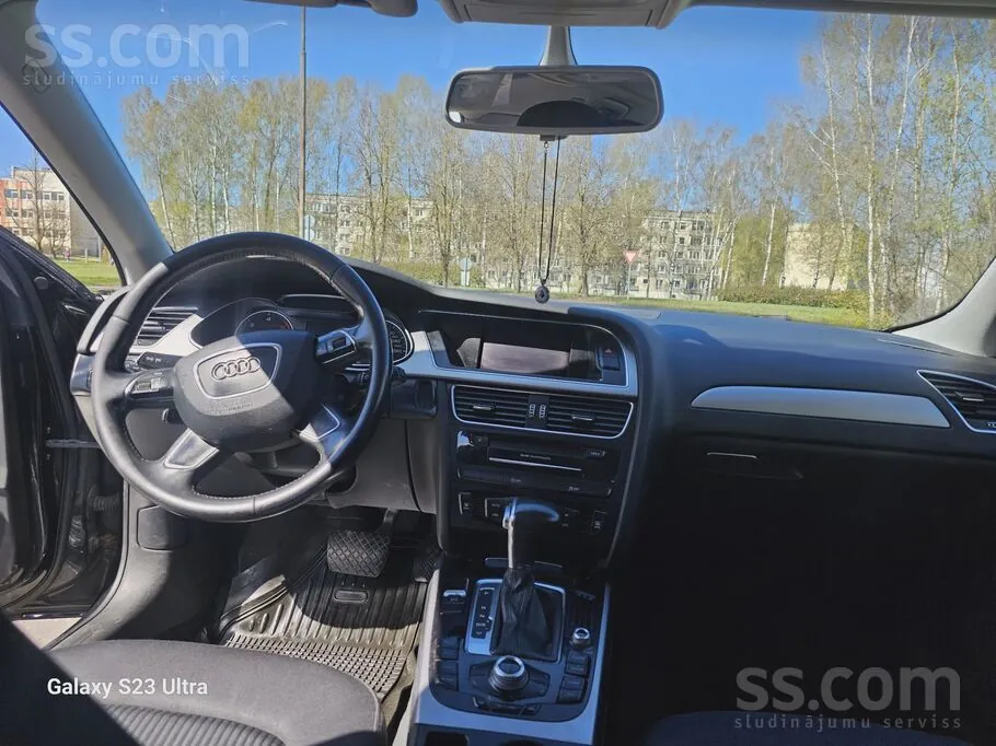 Audi A4 2013 photo 2