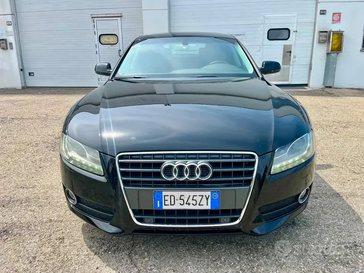 Audi A5 2011 photo 2