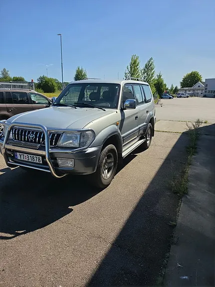 Toyota Land Cruiser 2001 photo 2